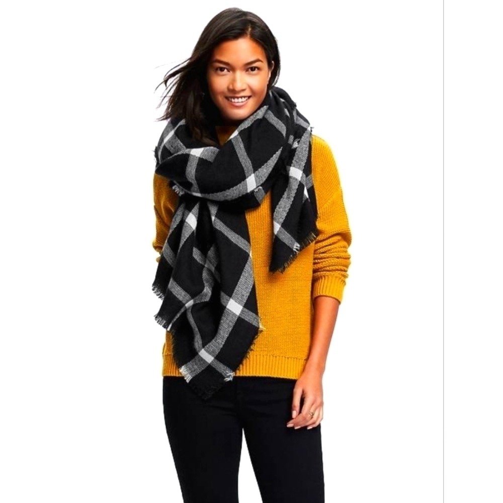 NWOT | Old Navy | Long Flannel Blanket Scarf Wrap Shawl | Black & White Plaid